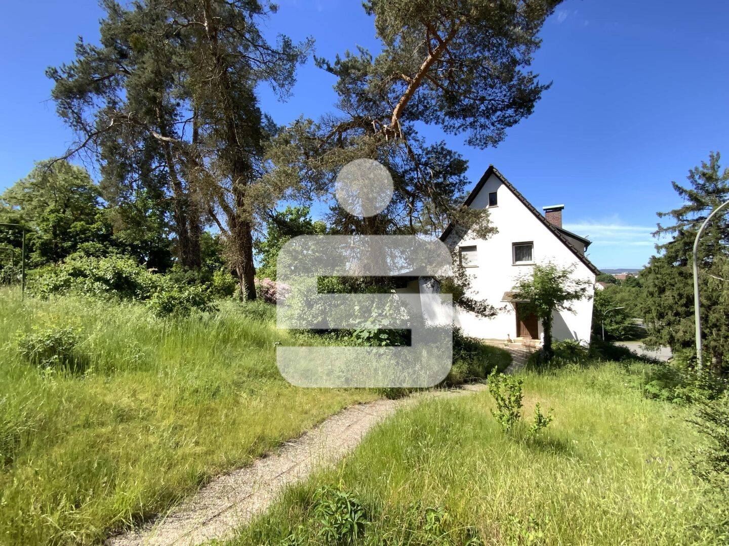 Wohnhaus mit zwei Wohnungen und teilbarem Grundstück, 92521 Schwarzenfeld
