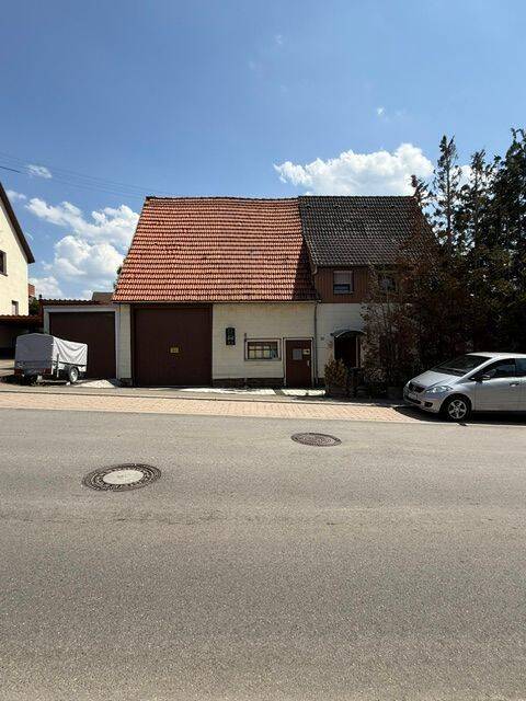 Platz für Ideen – Einfamilienhaus mit Scheune, Garage und viel Potenzial, 73268 Erkenbrechtsweiler