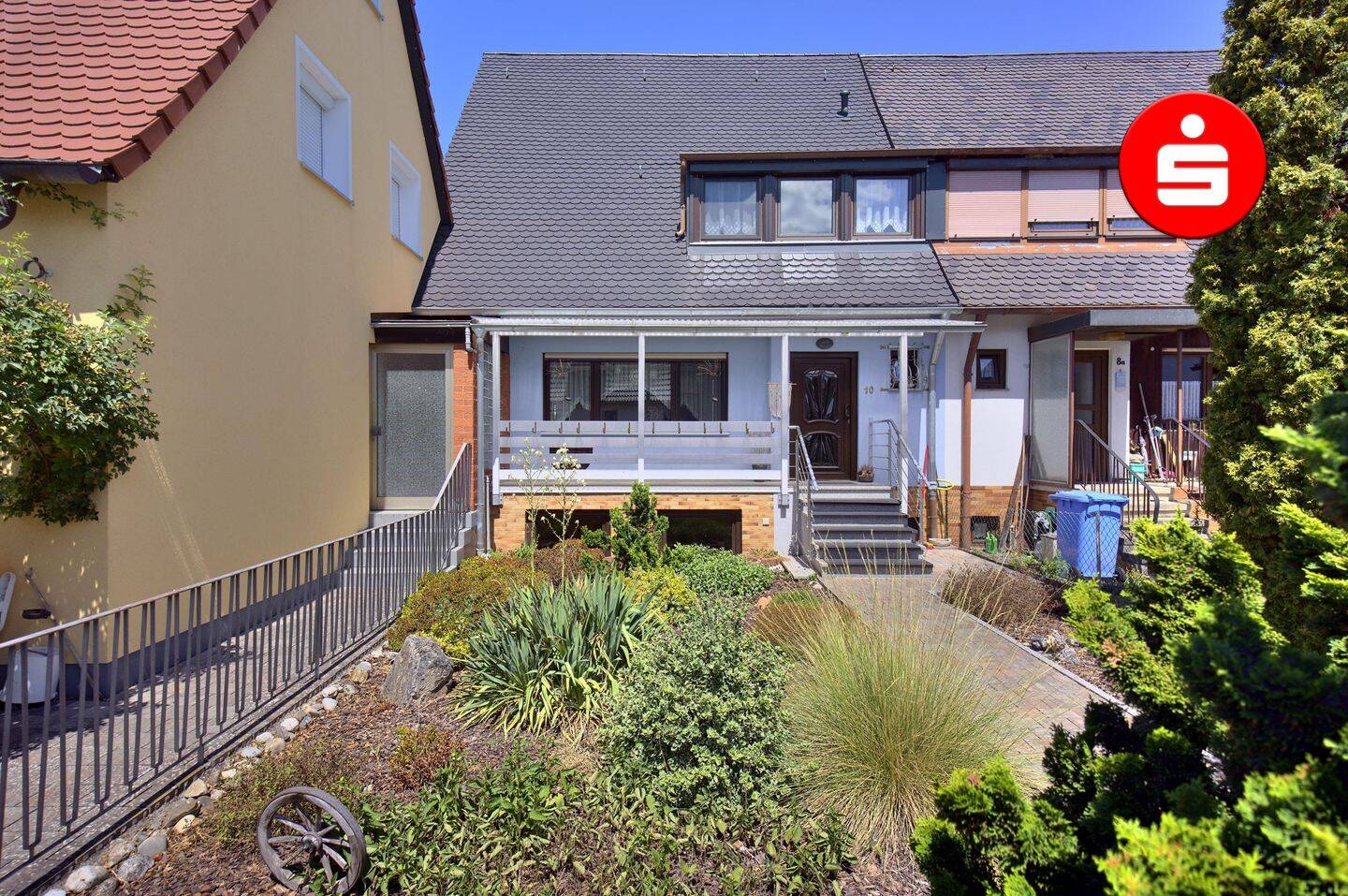 Gepflegtes Reihenmittelhaus mit Wintergarten und Garage in familienfreundlicher Lage in Nürnberg Gebersdorf, 90449 Nürnberg (Gebersdorf Neuröthenbach Röthenbach bei Schweinau)