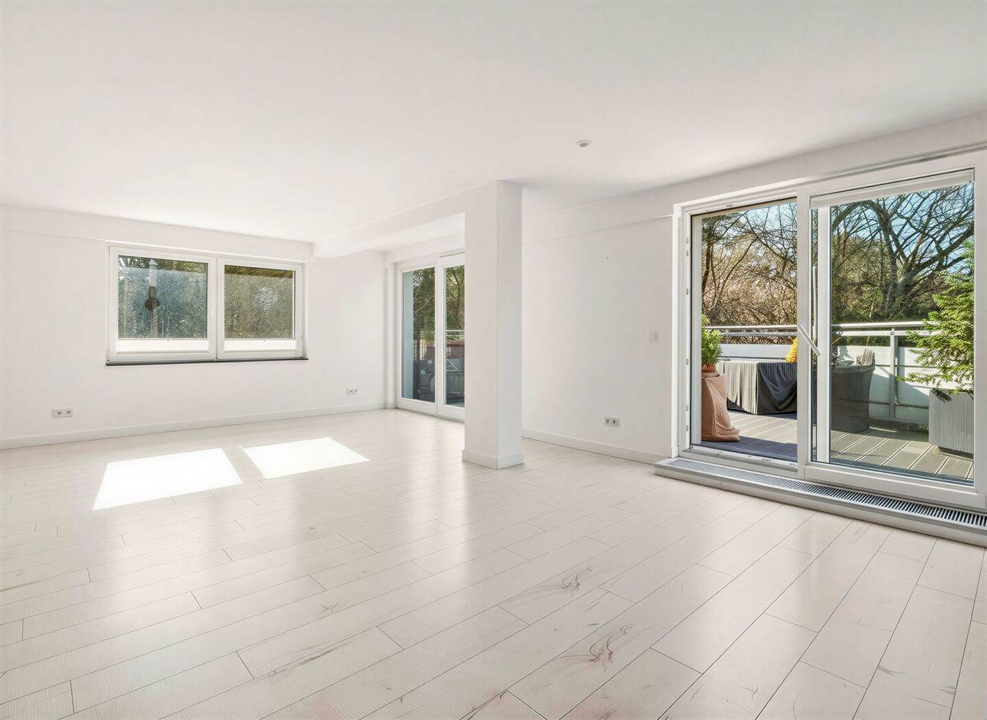 5-Zimmer-Penthouse-Maisonette direkt am Tegeler Forst mit zwei Dachterrassen, Küche & Stellplätze, 13465 Berlin (Reinickendorf Frohnau Mühlenbecker Land Hermsdorf)