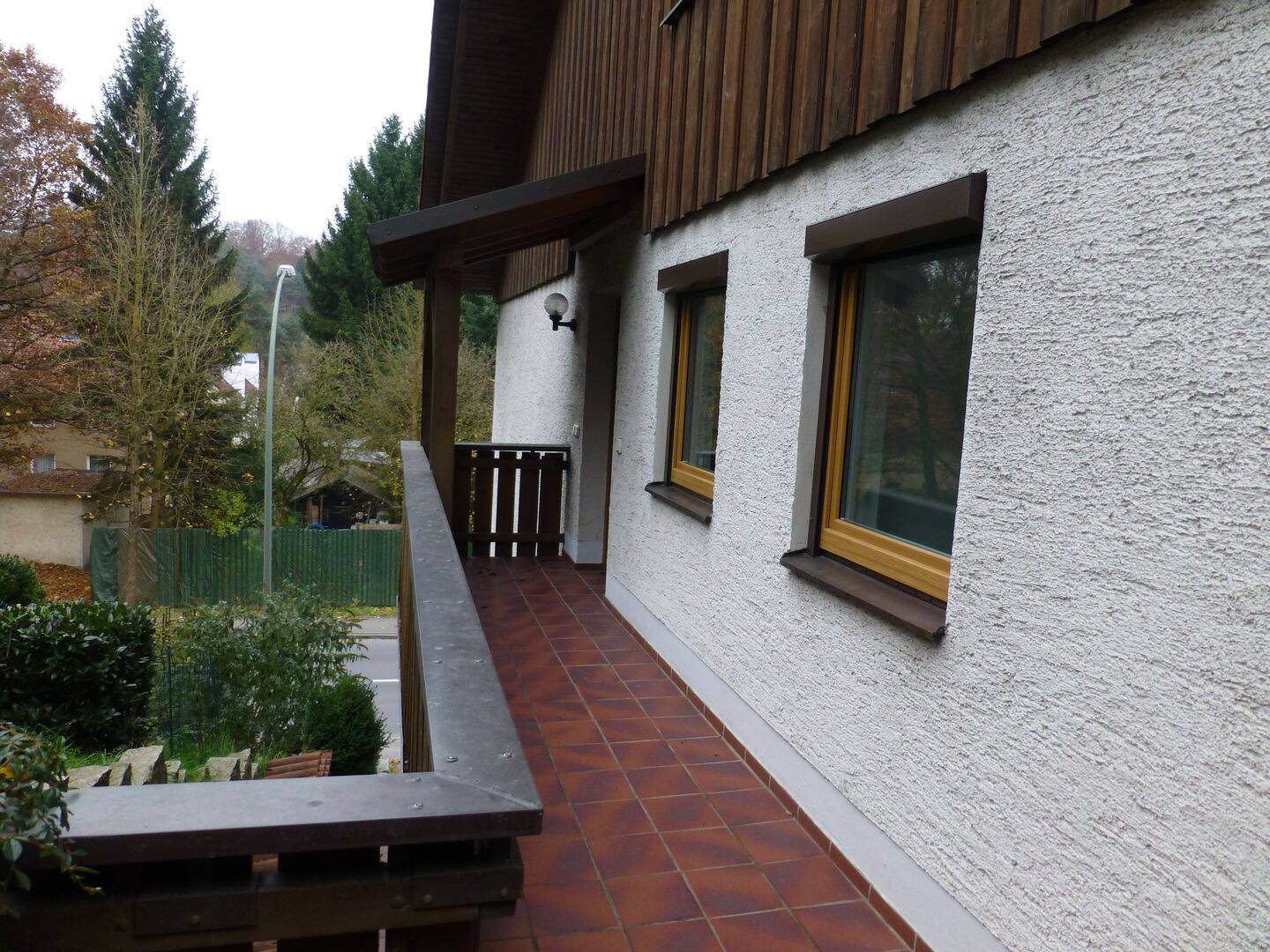 Zentrumsnahe 2,5-Zimmerwohnung mit Balkon und Einzelgarage, 84036 Landshut