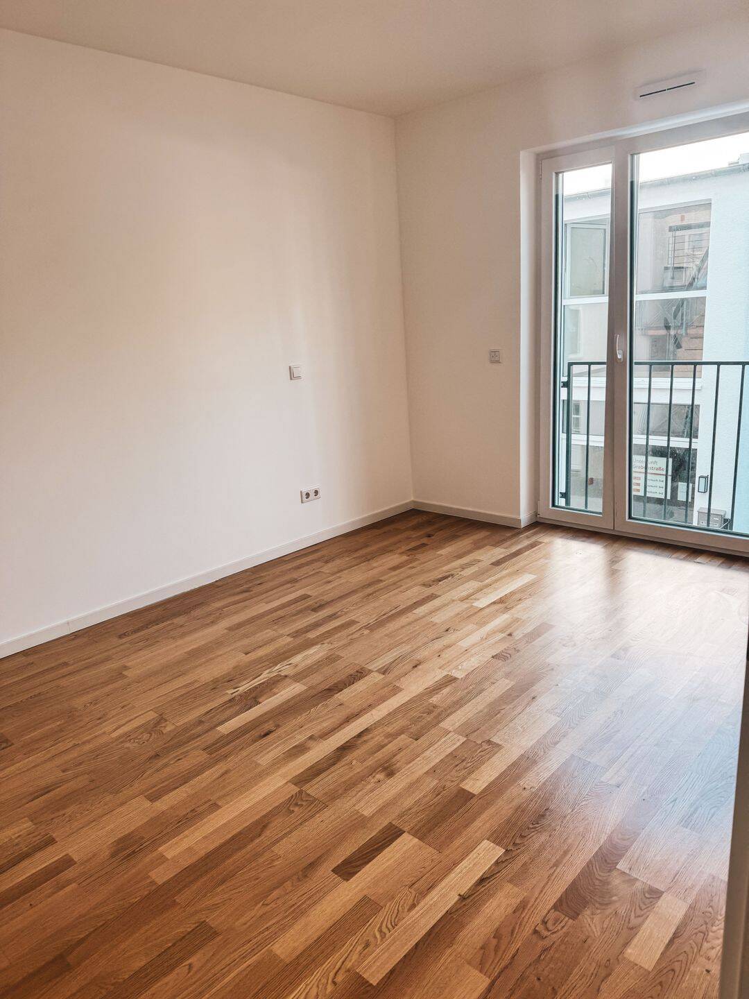 Hochwertige helle 2 Zimmerwohnung 61qm Balkon und EBK, 63071 Offenbach am Main (Offenbach am Main Tempelsee)