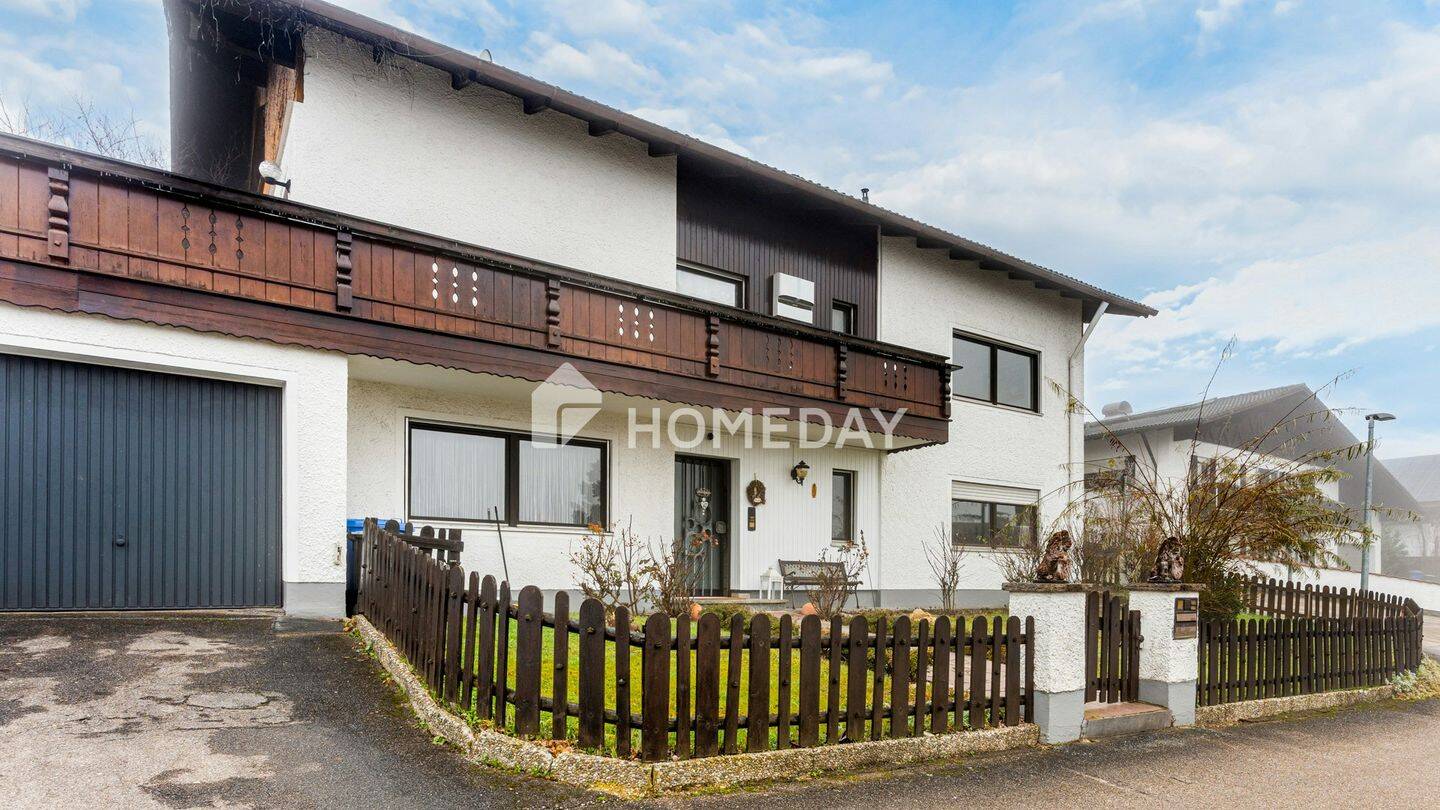 Großzügiges Zweifamilienhaus mit Kamin, Garten und Ausbaureserve, 94149 Kößlarn