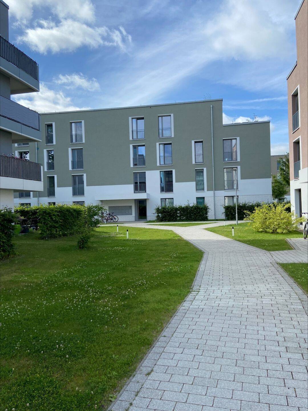 Helle 2-Zimmer-Wohnung mit Balkon in zentraler Lage, 22846 Norderstedt