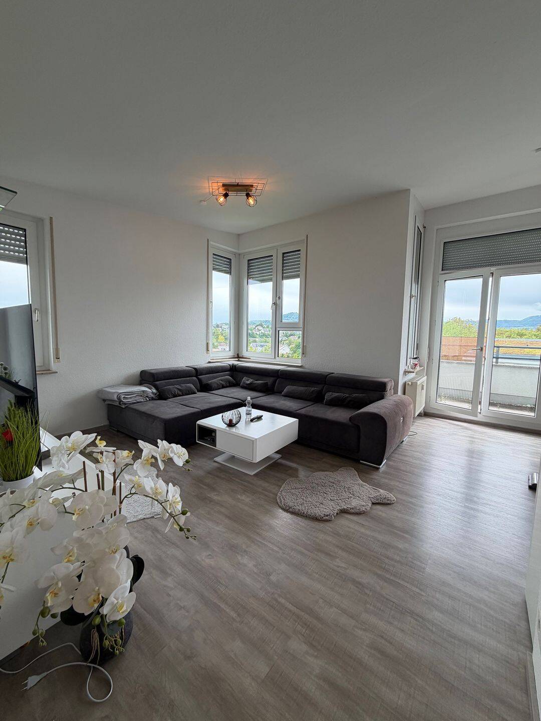 Helle/Offene 2,5 Zimmer Penthouse Wohnung + Garage + Balkon zu vermieten, 72762 Reutlingen