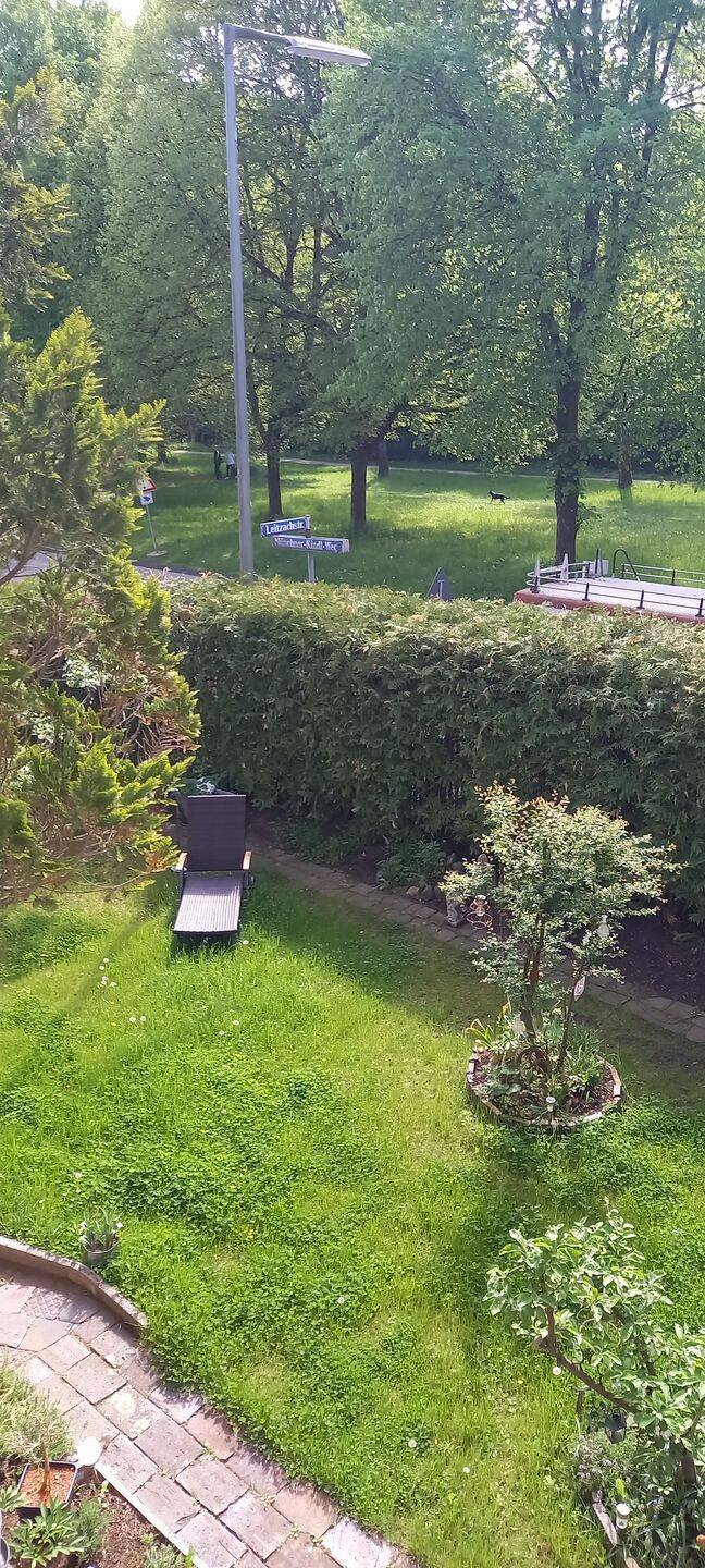 Voll möblierte und voll ausgestattete 2-Zimmer-Wohnung mit Balkon in Harlaching, direkt am Perlacher Forst, 81547 München (Obergiesing Untergiesing-Harlaching)