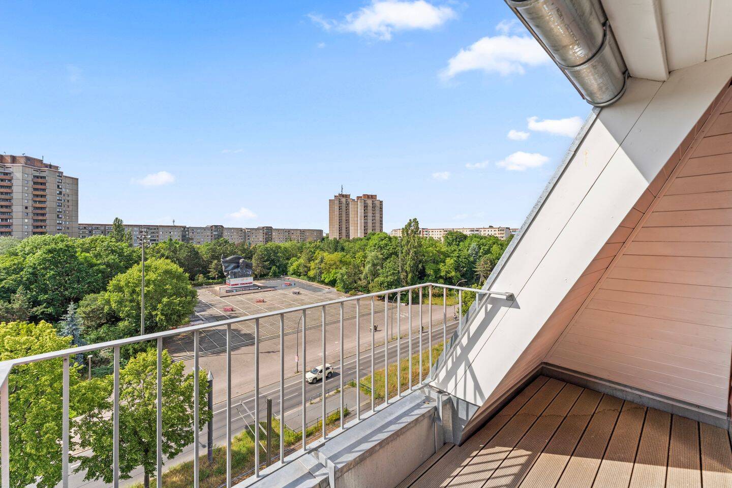 Gemütliche, helle Dachgeschosswohnung mit 2 Terrassen und beeindruckendem Ausblick, 10407 Berlin (Pankow Kleingartenanlage Grönland Kleingartenanlage Neues Heim Kleingartenanlage Volkspark Prenzlauer Berg Prenzlauer Berg)