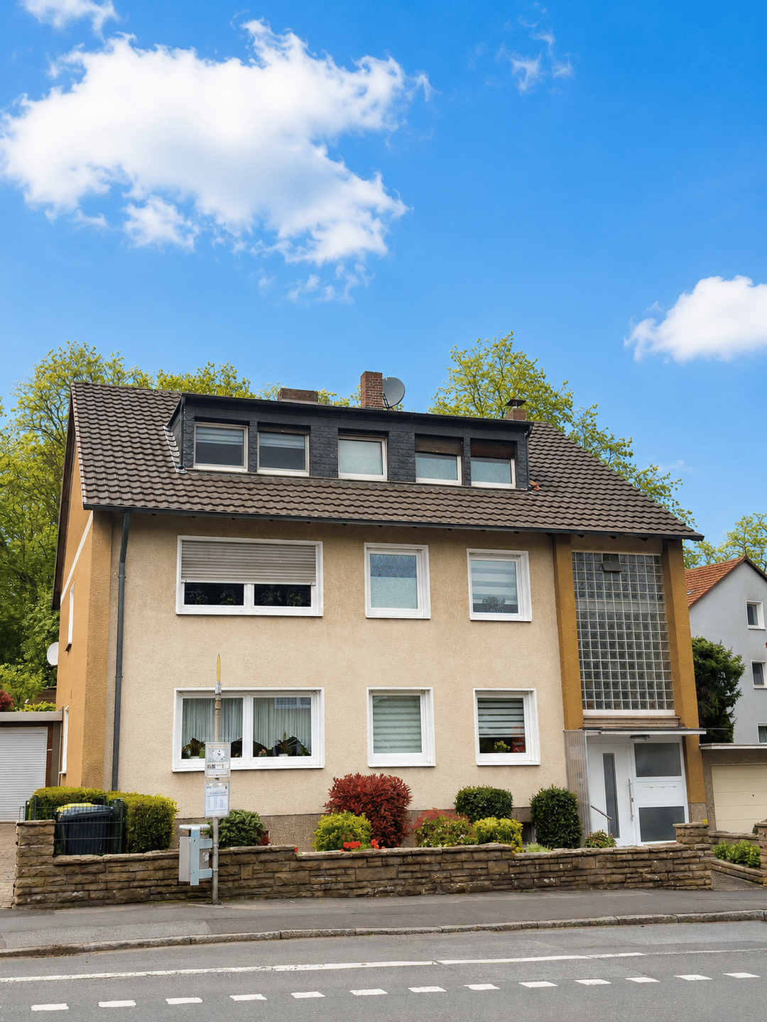 Großzügige Dachgeschosswohnung mit Gartenanteil, 44309 Dortmund (Asseln Brackel Neuasseln)