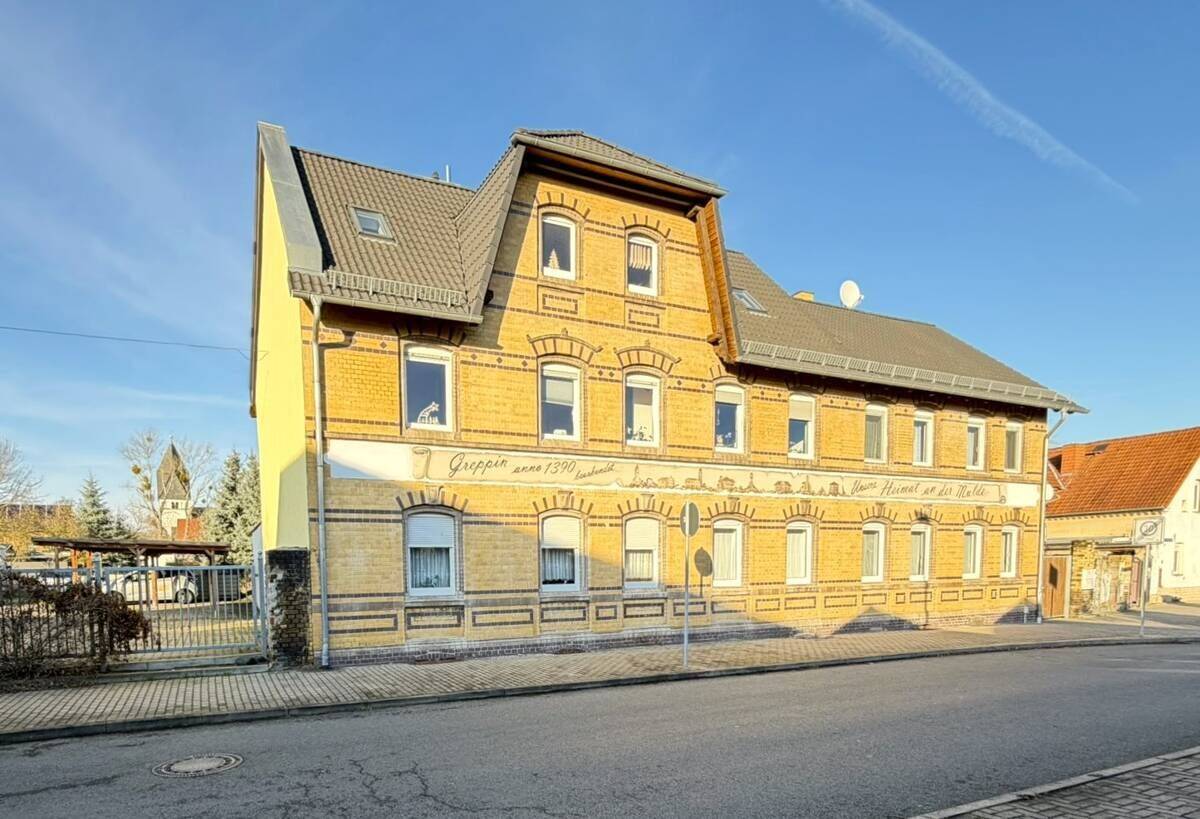 Einzugsfertige Zweiraumwohnung im Dachgeschoss mit ca. 56 m² und Stellplatz im Ortsteil Greppin, 6803 Bitterfeld-Wolfen