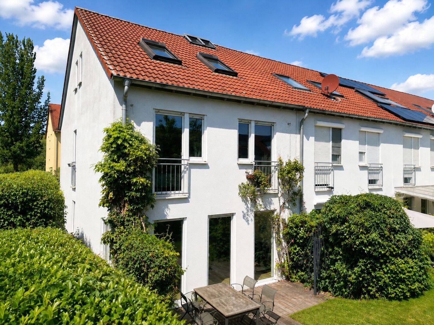 SCHWIND IMMOBILIEN – Familienglück: bezugsfertiges REH mit Garten, Carport und Vollausstattung, 64291 Darmstadt (Arheilgen Wixhausen)