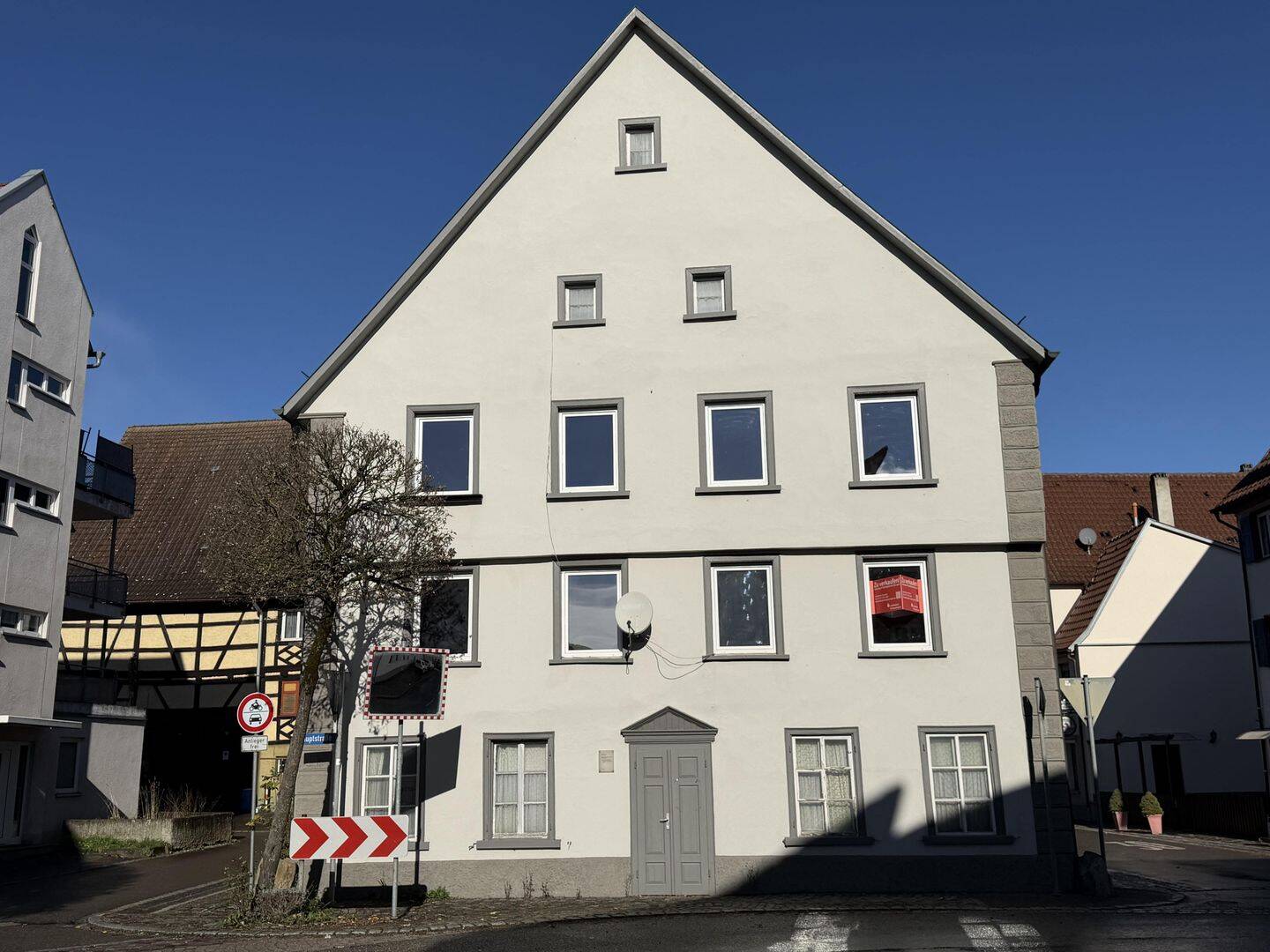 Historisches Wohnhaus mit Ausbaupotenzial im Herzen von Scheer, 72516 Scheer