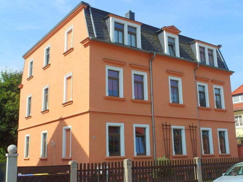 Optimal für 1 ruhige Person: Freundliche 2-Zimmer-Wohnung im 2.OG mit Laminatboden & Bad mit Dusche, 1445 Radebeul