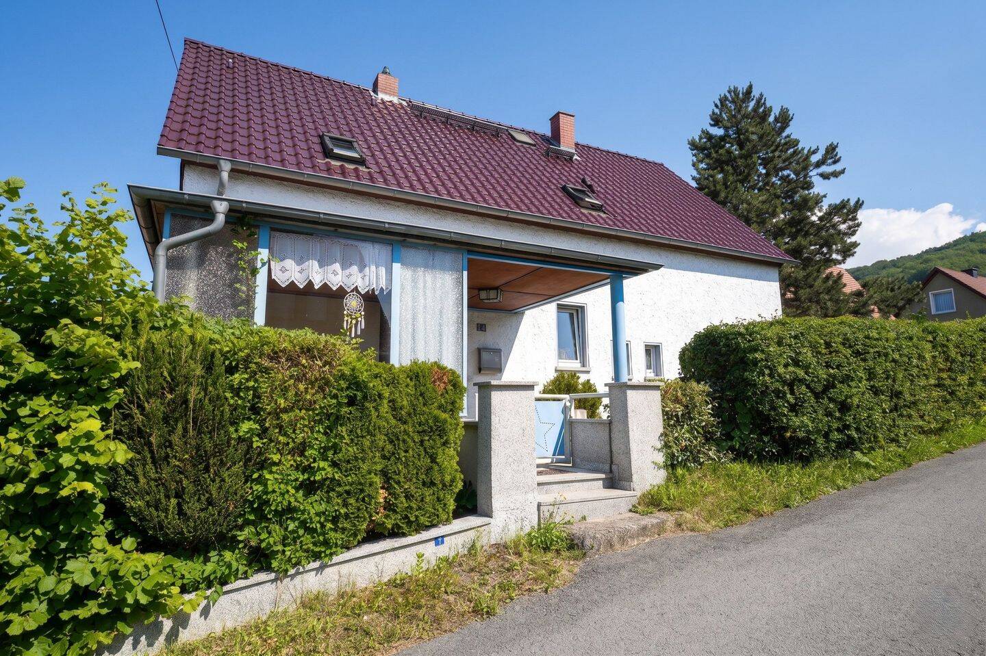 Charmantes Einfamilienhaus in begehrter Lage am Fuße des Fuchsturms, 7749 Jena