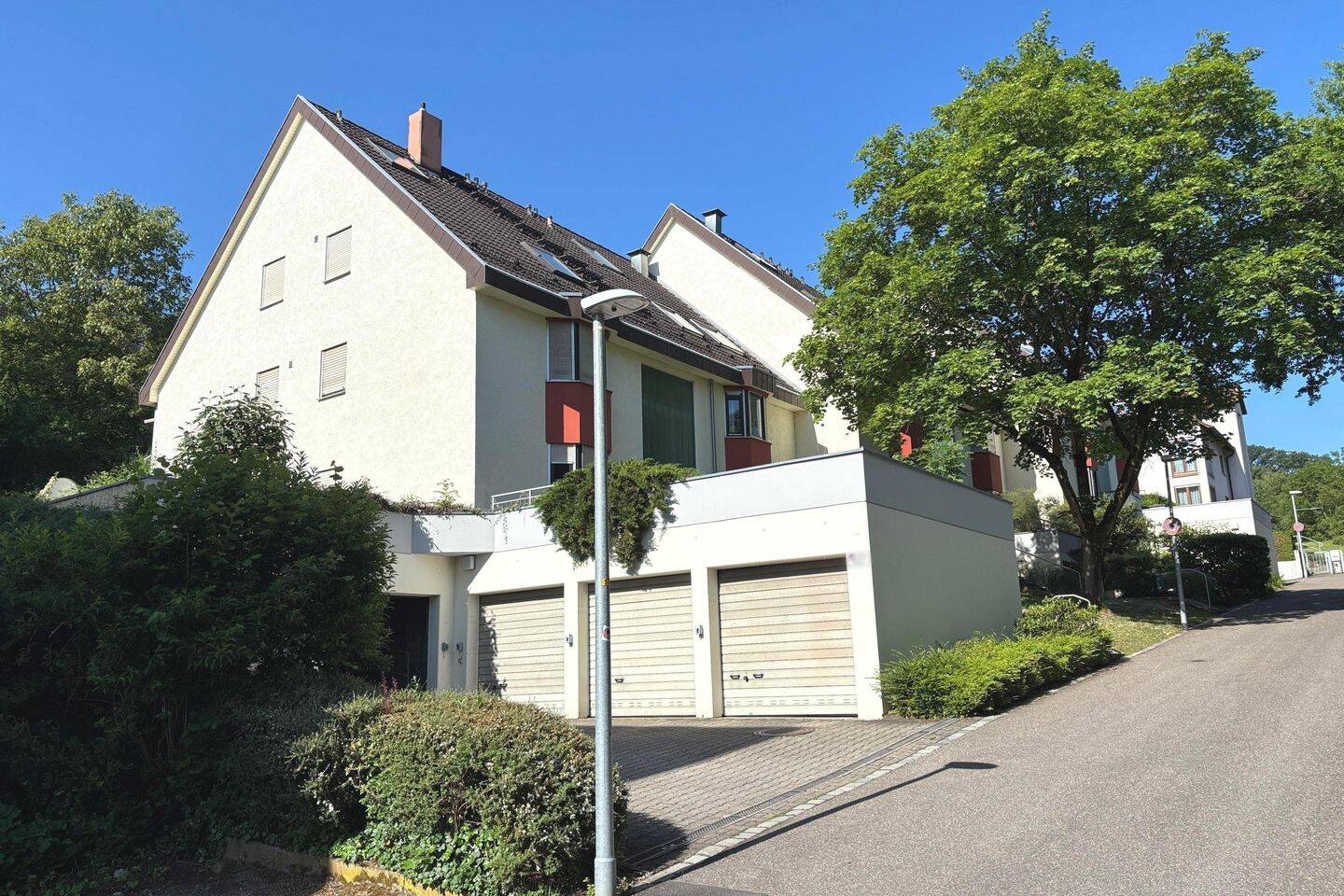 Gemütliche 2-Zimmer-Wohnung mit Terrasse, Hobbyraum & Blick ins Grüne, 70329 Stuttgart (Hedelfingen Obertürkheim Rohracker Uhlbach)