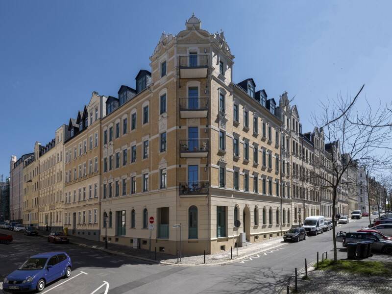 Traumhafte Dachgeschoss-Maisonettenwohnung mit Fußboheizung, Balkon und Parkett !