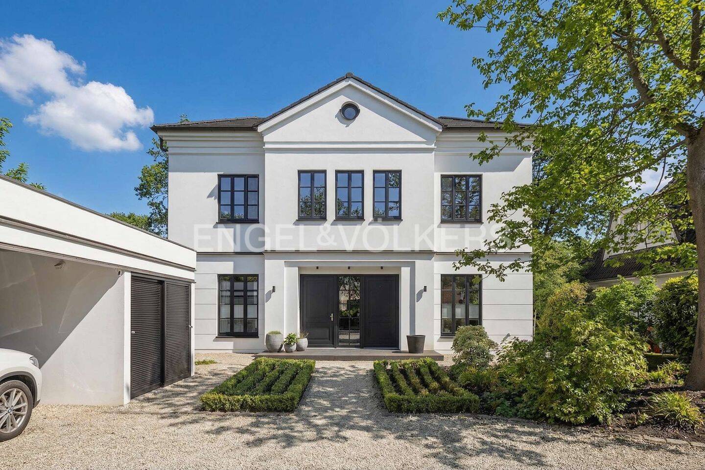 Zeitlose Eleganz auf höchstem Niveau – 180 m² Luxuswohnung mit parkähnlichem Gartengrundstück, 22926 Ahrensburg