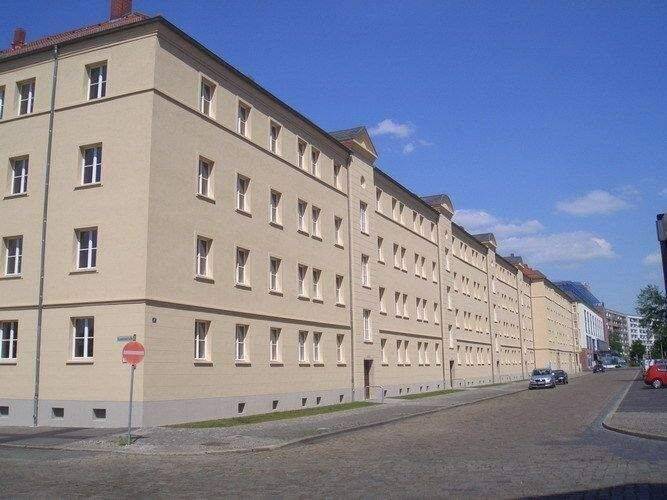 3-R-Wohnung mit Balkon am Theater, 1.OG, 6844 Dessau-Roßlau (Innenstadt Mildensee Waldersee)