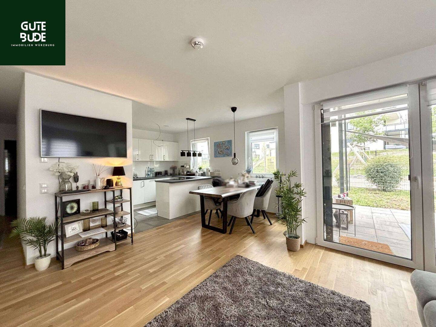 Traumhafte 2-Zimmer-Wohnung mit Terrasse und Garten in Heidingsfeld!, 97084 Würzburg (Heidingsfeld Heuchelhof Rottenbauer)