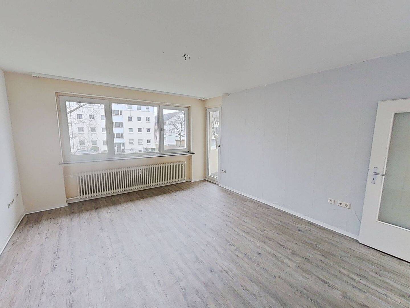 Großzügig geschnittene 3-Zimmer-Wohnung mit BALKON, 33104 Paderborn
