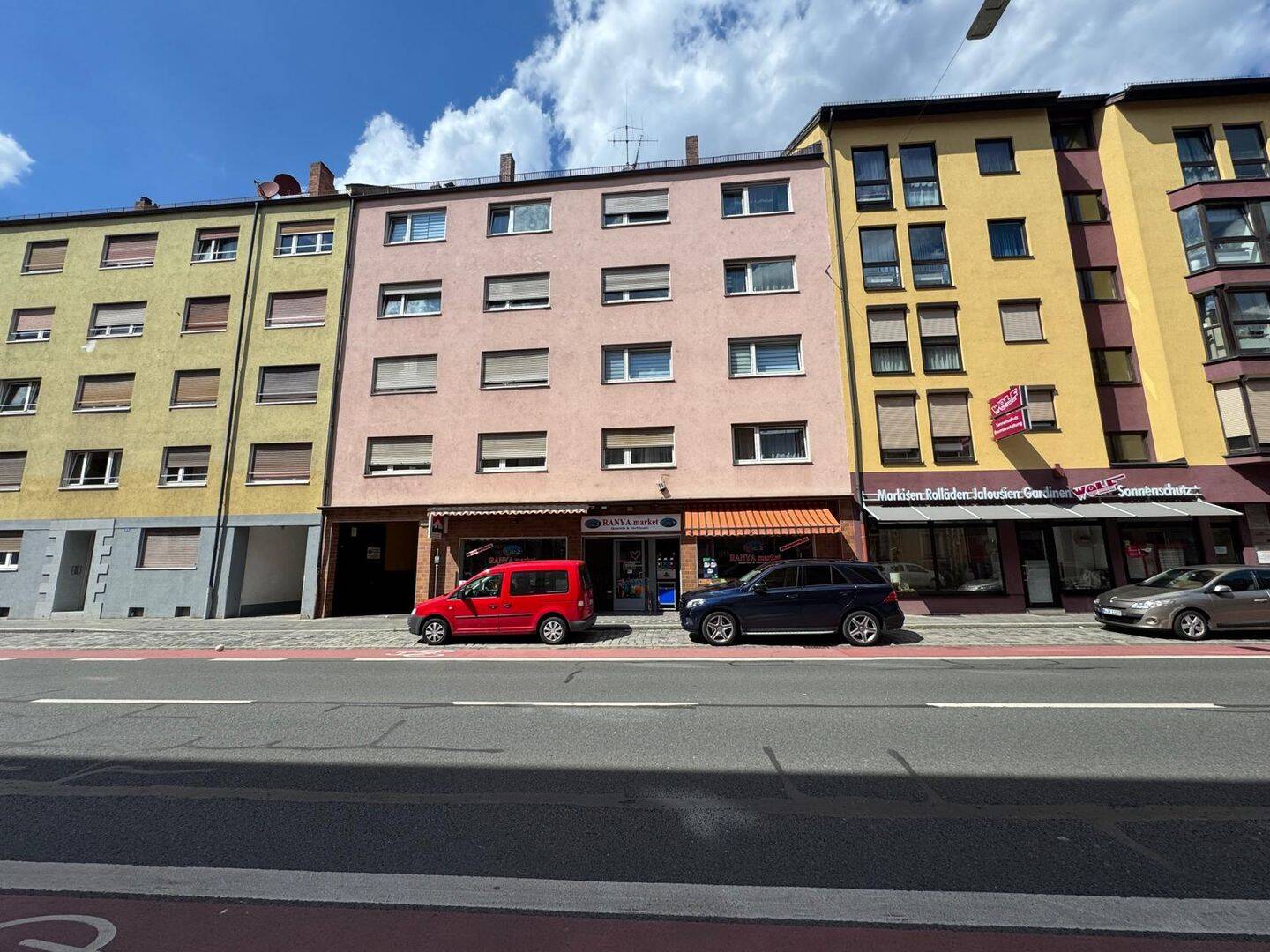 Renditestarkes Mehrfamilienhaus mit 8 Wohneinheiten, Gewerbeeinheit, 13 Stellplätzen und zusätzlichem Baugrundstück mit erheblichem Entwicklungspotenz, 90439 Nürnberg (Großreuth bei Schweinau Schweinau Sankt Leonhard Sündersbühl)