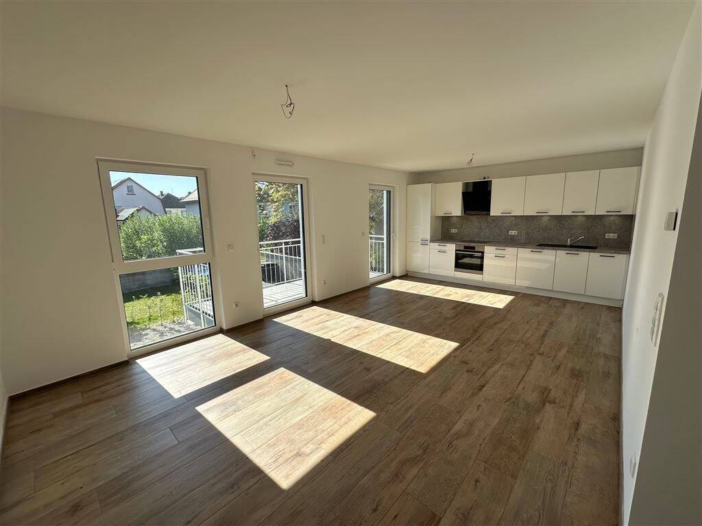 Großzügige Einzimmerwohnung mit Einbauküche und Balkon, 65451 Kelsterbach
