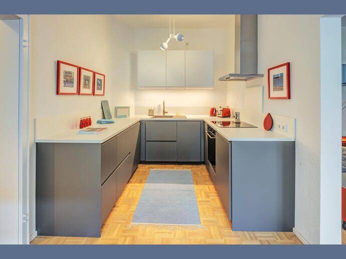 Möbliert: Helle Altbauwohnung im ruhigen Hinterhaus – zentral gelegen, 80469 München (Altstadt-Lehel Ludwigsvorstadt-Isarvorstadt)