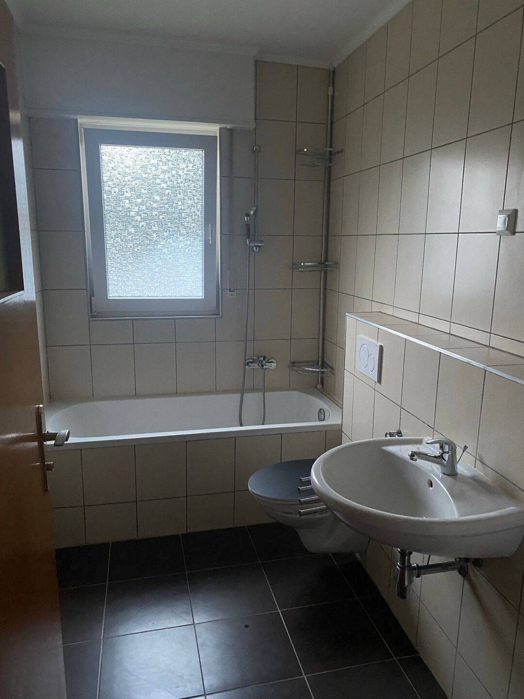 5 Zimmer Maisonettewohnung in Sandhofen, 68307 Mannheim (Blumenau Kirschgartshausen Sandhofen Schönau)
