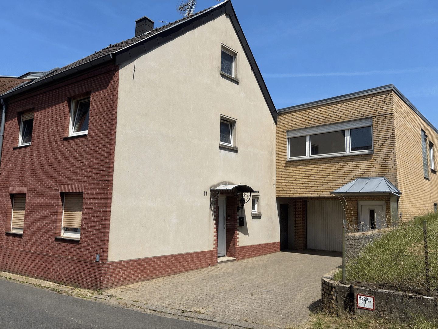 Handwerkerprojekt mit großem Grundstück und Einliegerwohnung in Erkelenz, 41812 Erkelenz