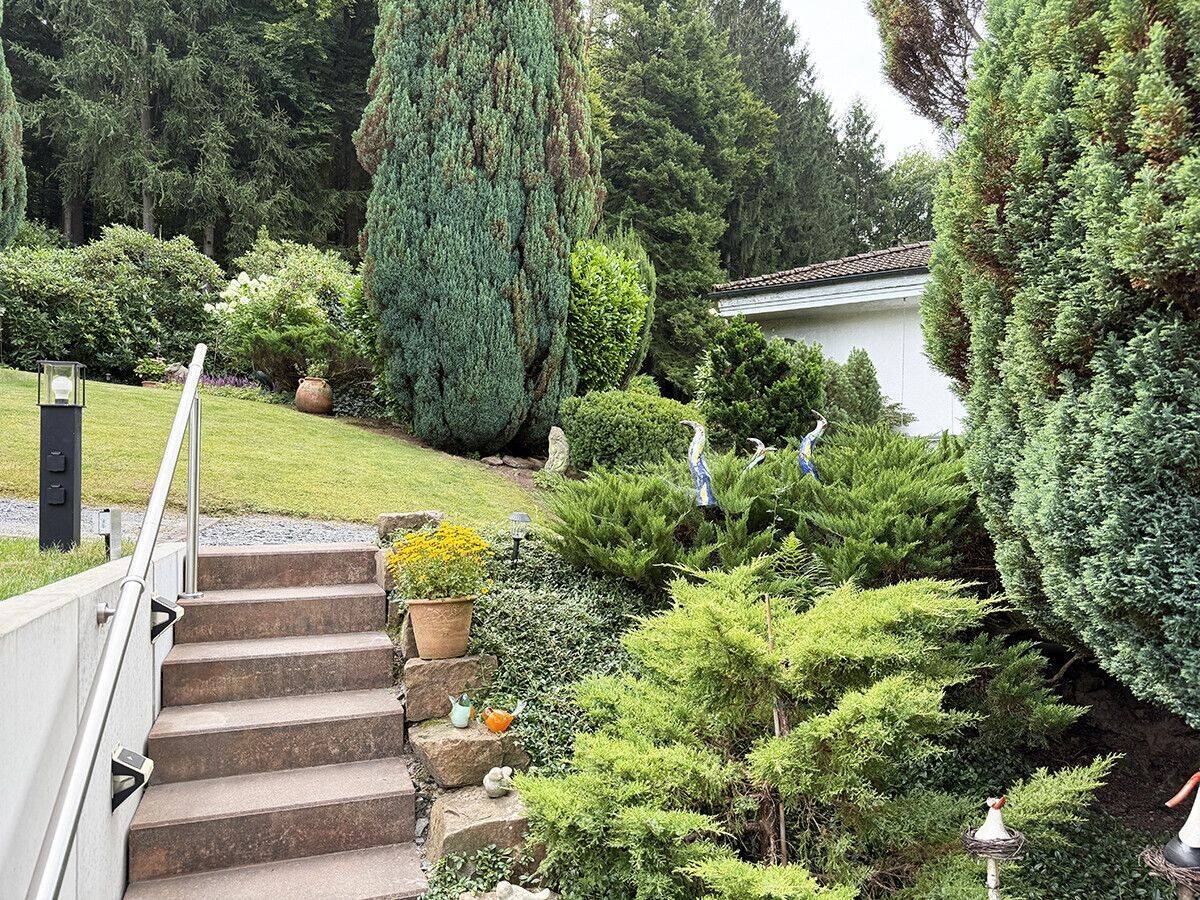 Mehrgenerationenhaus, Wohngemeinschaft oder opulent wohnen im eigenen Park! Potential pur, 64760 Oberzent