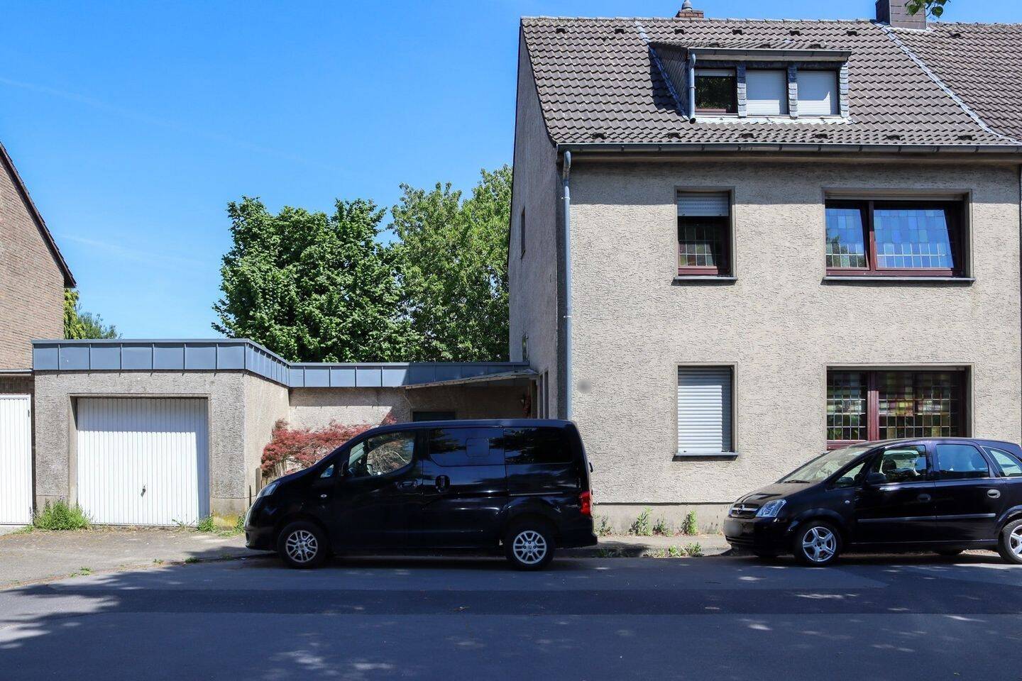 Großzügiges Grundstück mit vielseitigem Entwicklungspotenzial und bestehendem Wohnhaus, 47839 Krefeld (Hüls Hülser Berg Inrath/Kliedbruch)