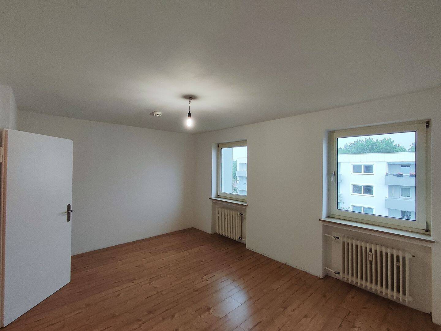 Ansprechende 2-Zimmer-Wohnung mit Balkon, grundsaniert in 2024 (Provisionsfrei), 82256 Fürstenfeldbruck