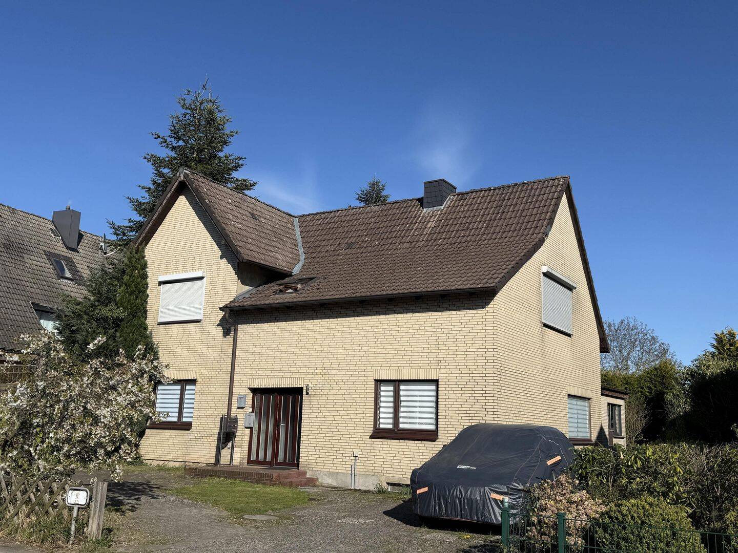 Attraktives Dreifamilienhaus mit großem Grundstück und stabilem Mietvertrag – Entwicklungspotenzial inklusive, 22941 Bargteheide