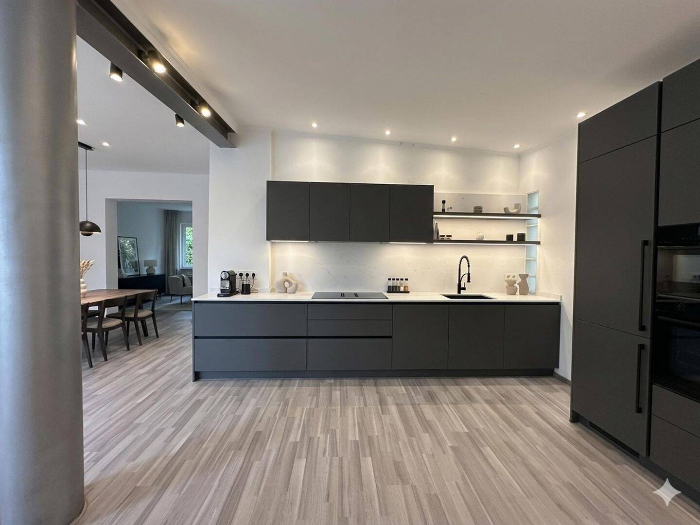 Exklusive Architektenvilla mit Gewerbeanbau, 85614 Kirchseeon