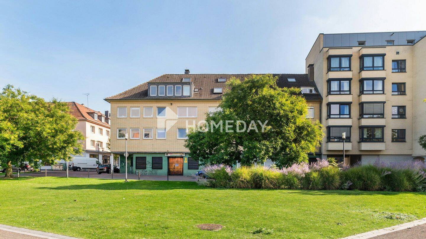 Zentralgelegene Dachgeschosswohnung mit 2 Zimmern und Wannenbad, 45127 Essen