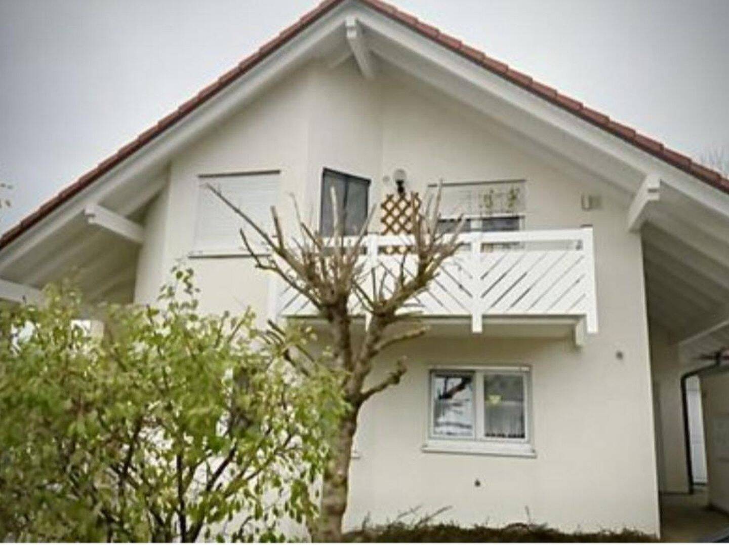 Sonnige 2,5-Zimmer-Dachgeschosswohnung mit 2 Dachterrassen und attraktivem Grundriss in Frommern, 72336 Balingen