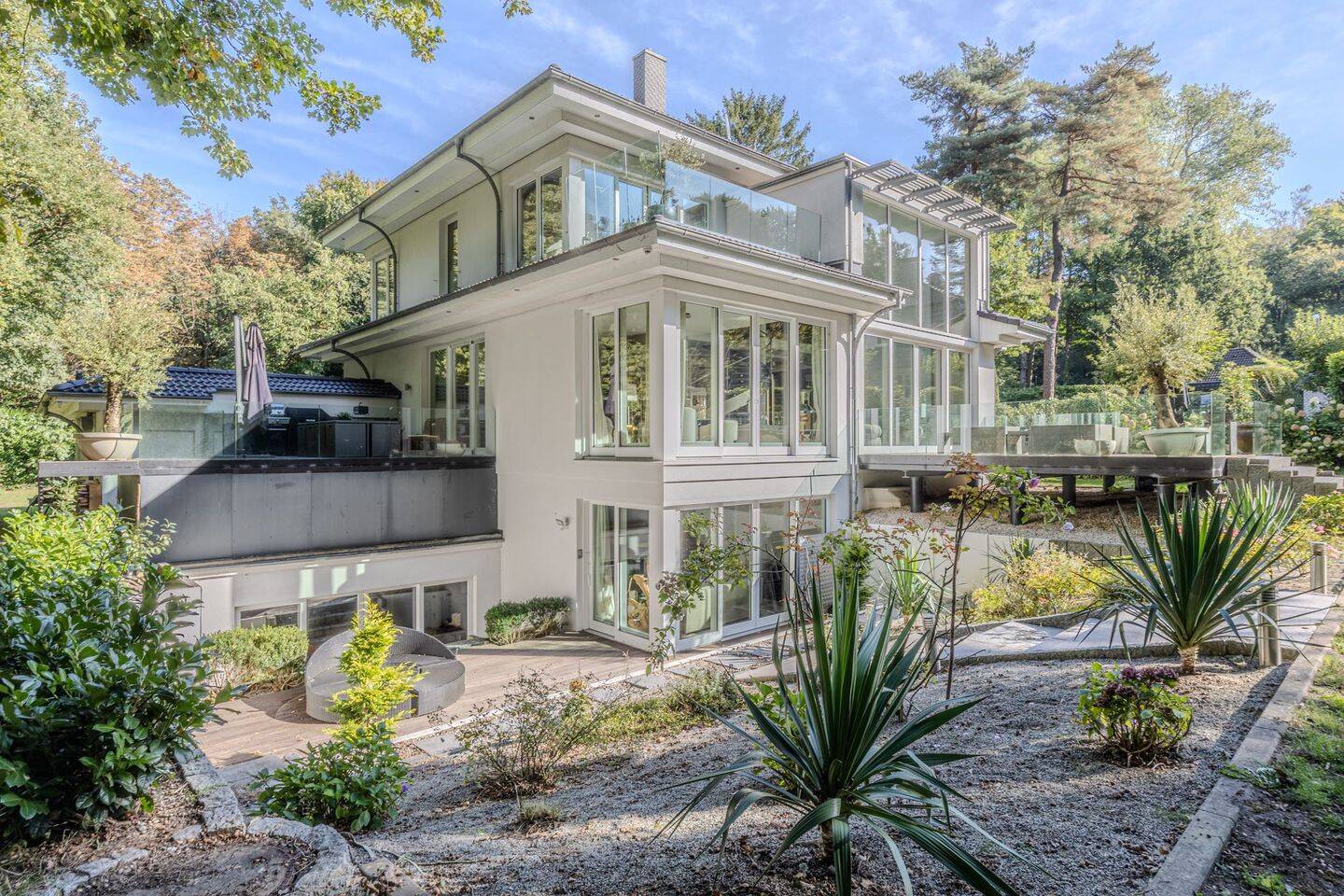 Repräsentative Design-Villa mit absoluter Privatsphäre in Blankenese, 22587 Hamburg (Altona)