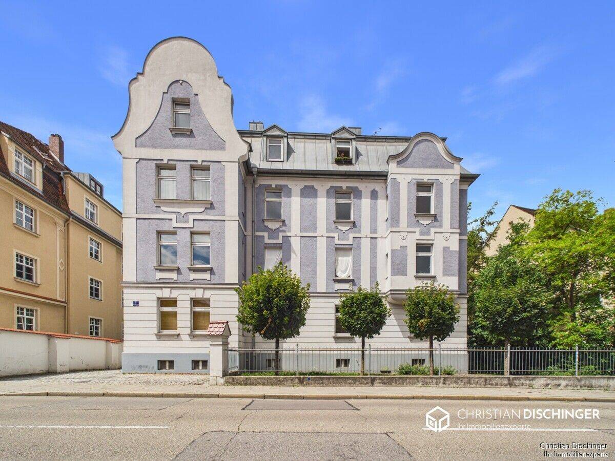 Stilvolle Altbauwohnung in denkmalgeschütztem Jugendstilgebäude, 93047 Regensburg (Innenstadt Kasernenviertel Ostenviertel Westenviertel)