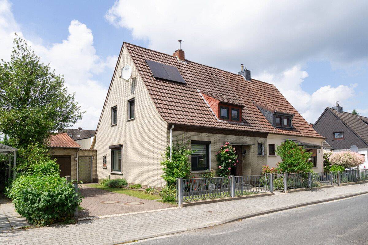 PURNHAGEN-IMMOBILIEN – Doppelhaushälfte mit Garage in zentraler Lage von Bremen-Grohn!, 28759 Bremen (Grohn Schönebeck Sankt Magnus Vegesack)