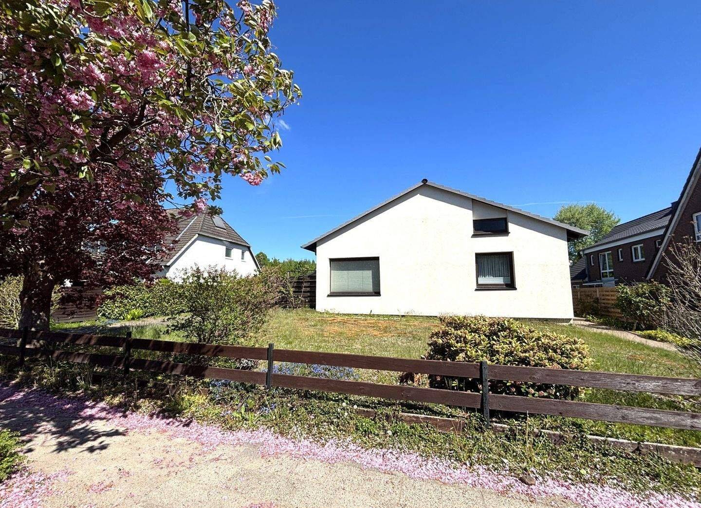 Großzügiges Wohnen auf einer Ebene – Lichtdurchflutetes Einfamilienhaus mit Süd-West-Garten, 24558 Henstedt-Ulzburg