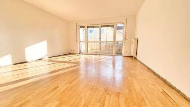 Zentral-sonnig-attraktiv! 2-Zi.-Wohnung mit großem Balkon in Freilassing., 83395 Freilassing