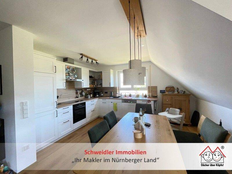 WOW!!! Sonnige 3-Zimmer-DG-Wohnung mit Balkon, EBK, Carport und Kfz-Stellplatz in Simmelsdorf-OT, 91245 Simmelsdorf