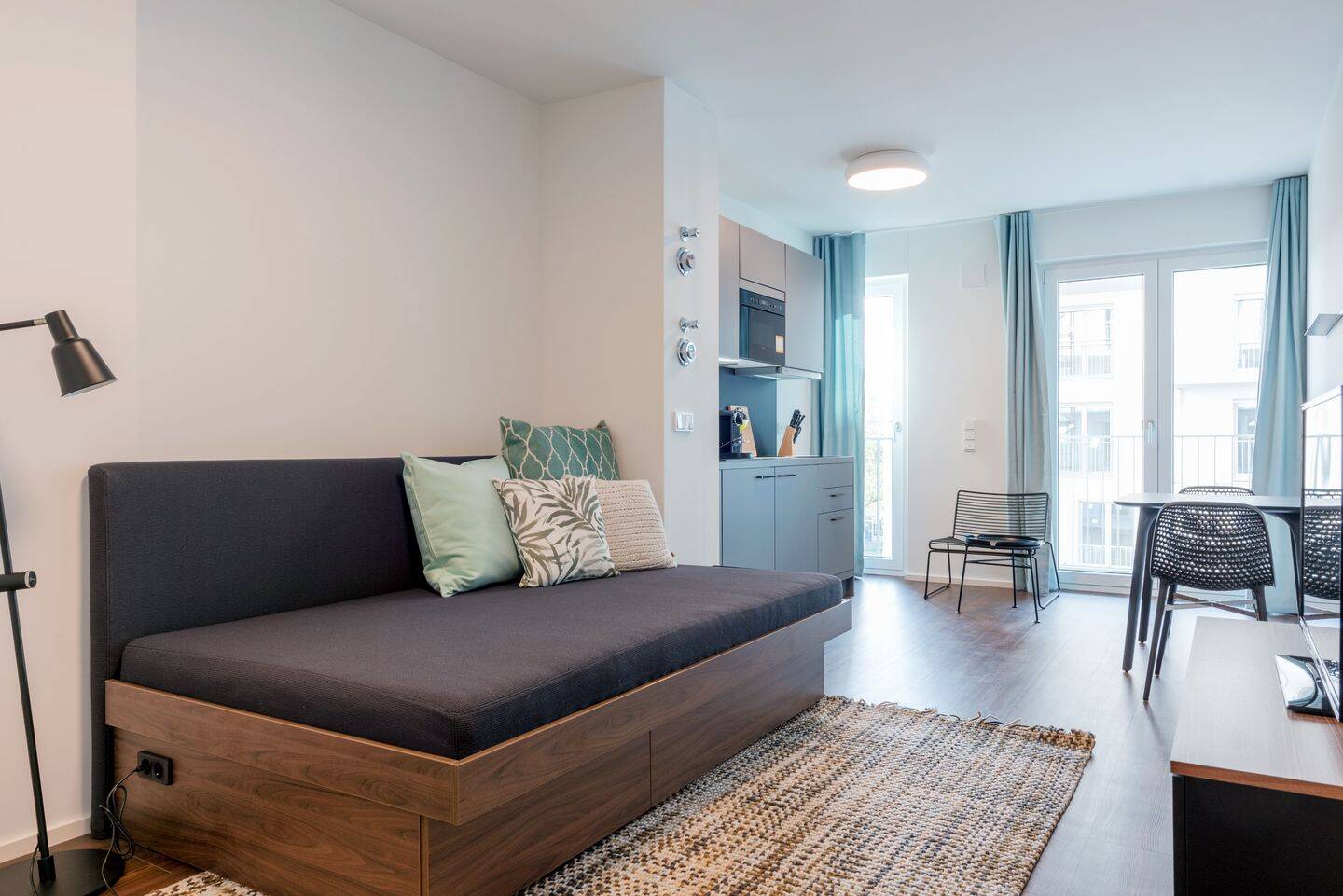 Möbliertes 1-Zimmer-Apartment mit West-Balkon!, 80804 München (Schwabing-Freimann Schwabing-West)