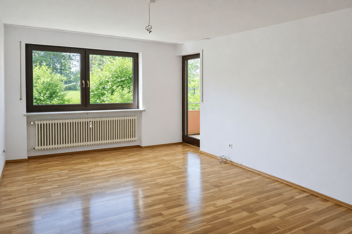 Helle 4 Zimmer Wohnung mit Südbalkon, TG Stellplatz – sofort frei, 85356 Freising
