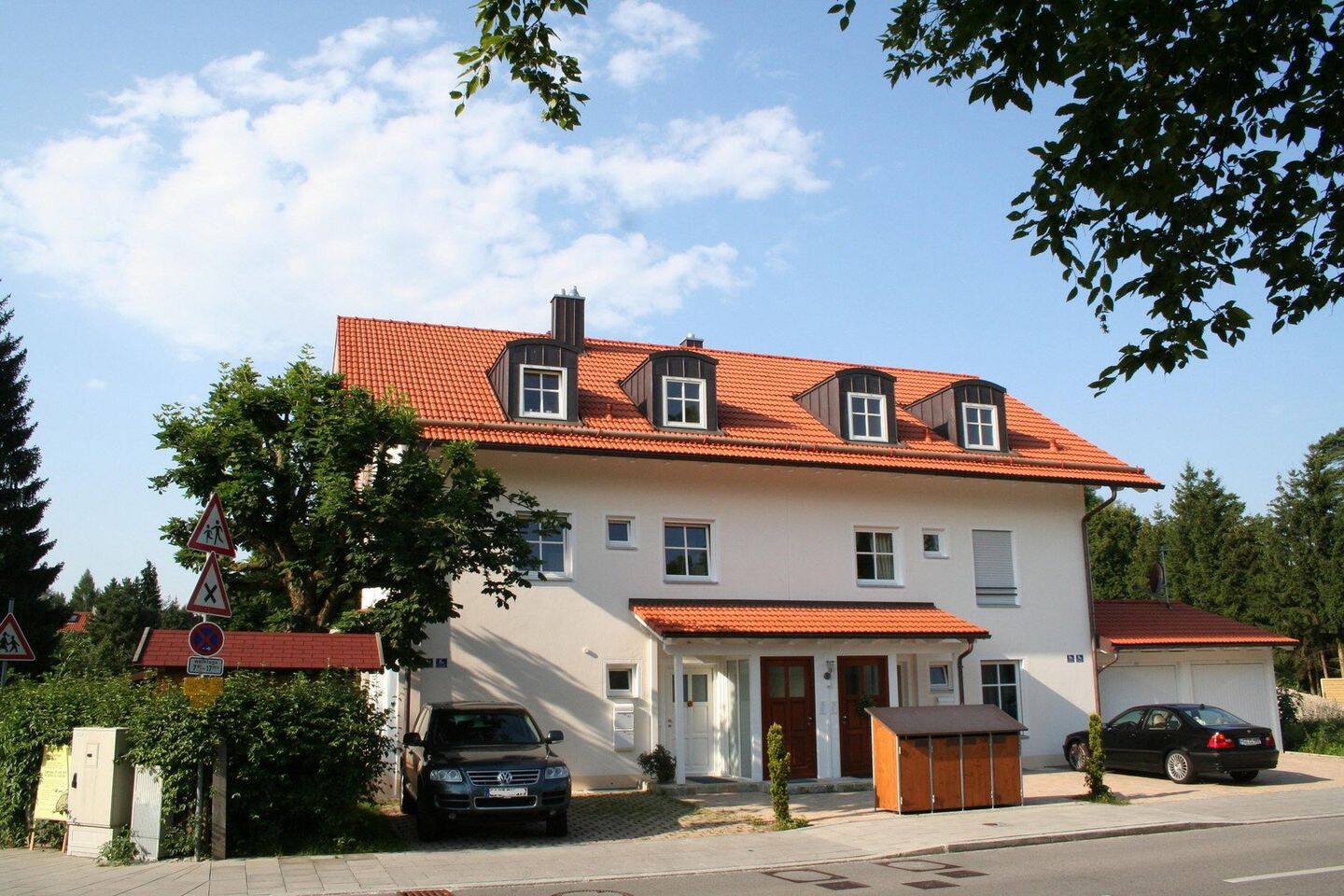 Mediterraner Wohntraum in Baldham: Stilvolle Maisonette mit Garten, 85598 Vaterstetten