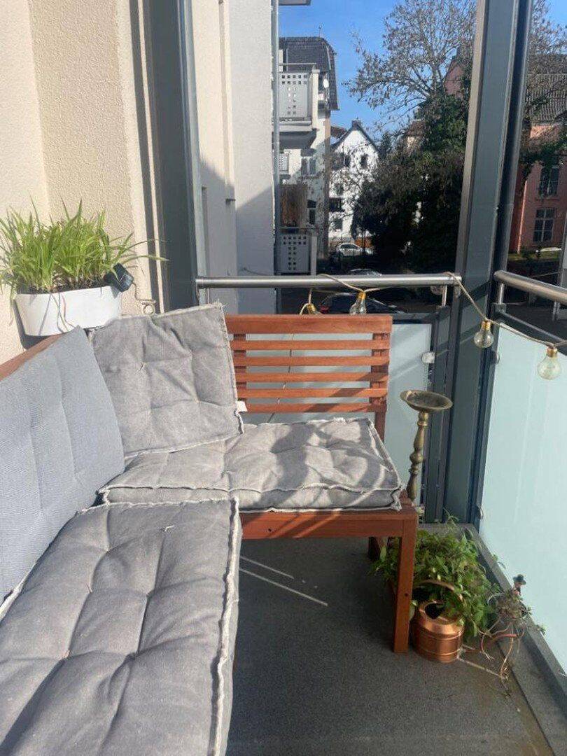 WG geeignet, 7 Zimmer, Balkon, PKW-Stellplatz, Tageslichtbäder, 35390 Gießen