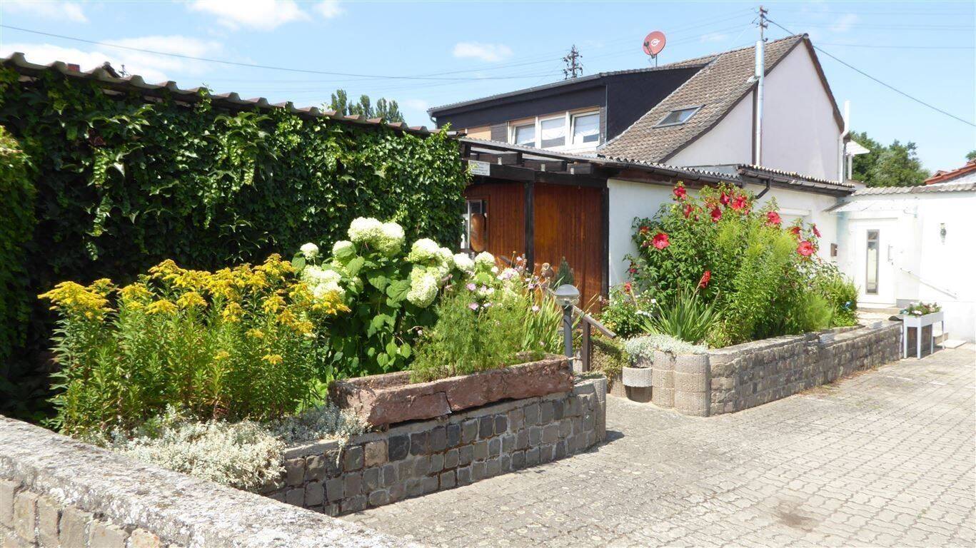 Großzügig ausgebaute Maisonettewohnung an der Südlichen Weinstraße, 67482 Altdorf