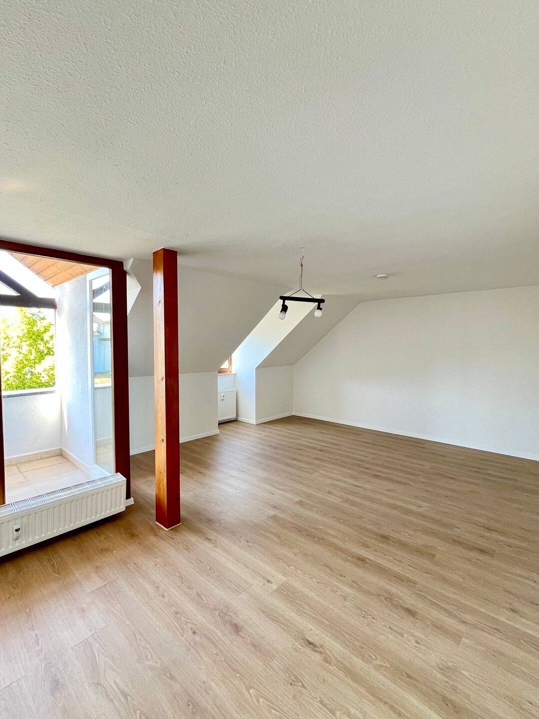 Helle Eigentumswohnung mit Loggia und Tiefgarage in VS-Schwenningen, 78054 Villingen-Schwenningen