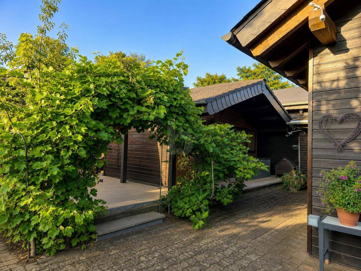EXKLUSIVE RUHEOASE IM GRÜNEN – TOP INFRASTRUKTUR, 63225 Langen (Hessen)