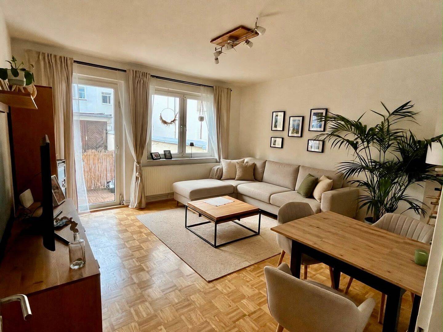 Helle, gut gelegene 3 Zimmer -Wohnung im Zentrum von Hannover Nähe Hbf und Königstr