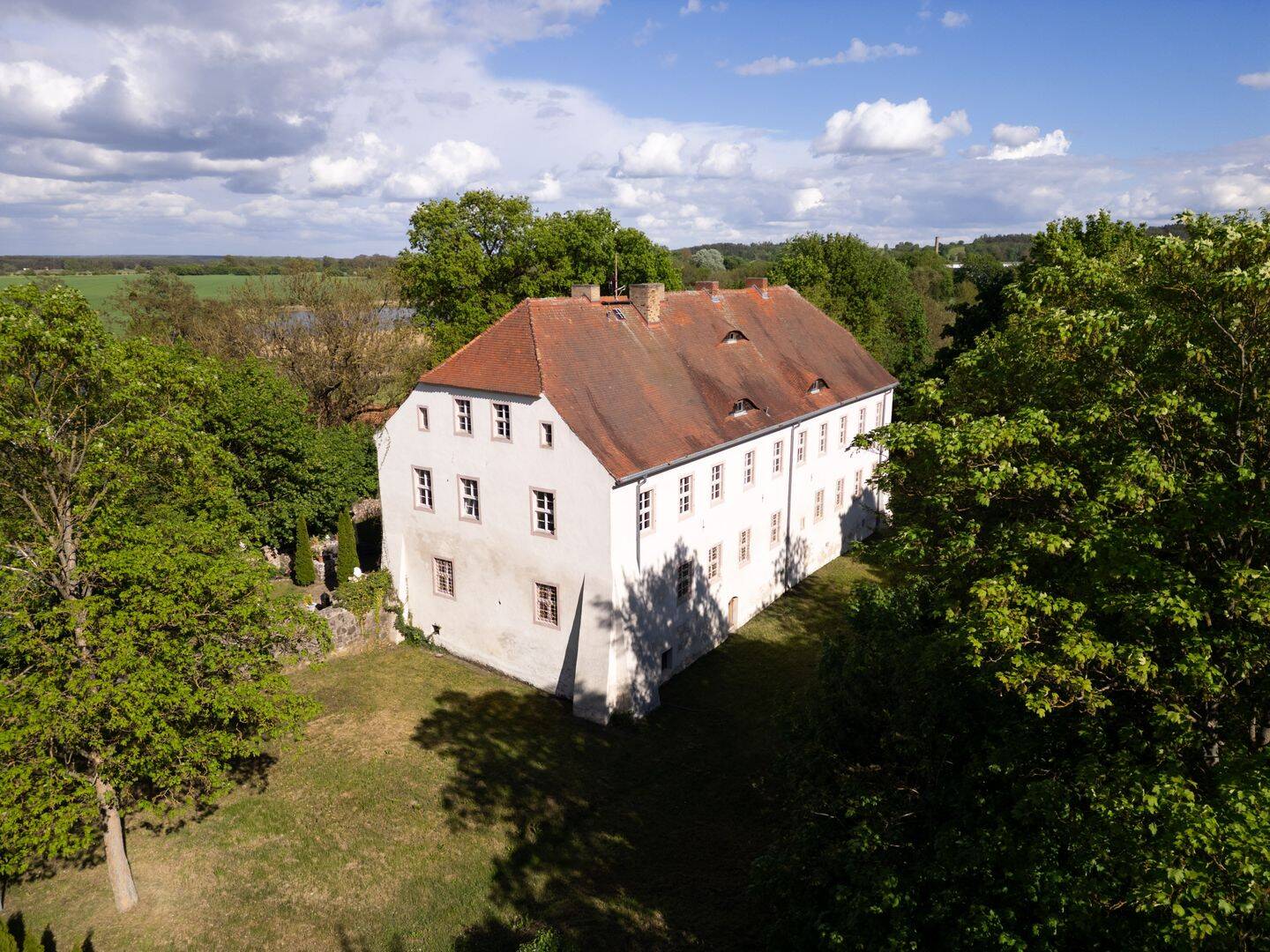 SCHLOSS NEUENHAGEN – Renaissancearchitektur mit Geschichte in einzigartiger Naturlage, 16248 Hohenfinow